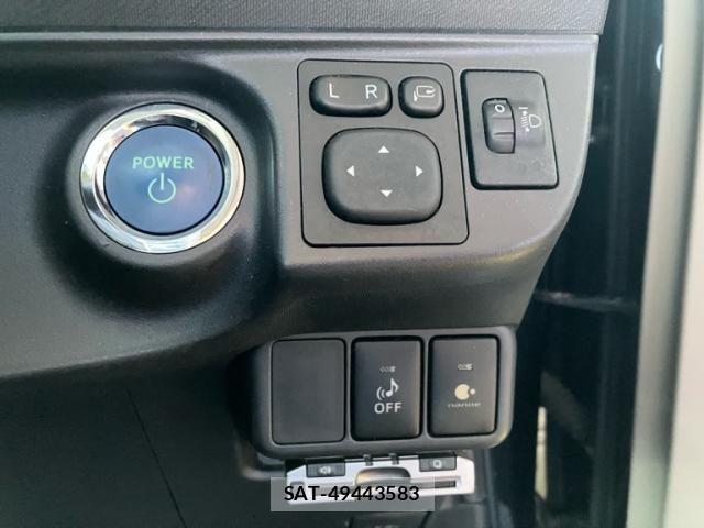 Toyota AQUA 2014-09 8561152-14