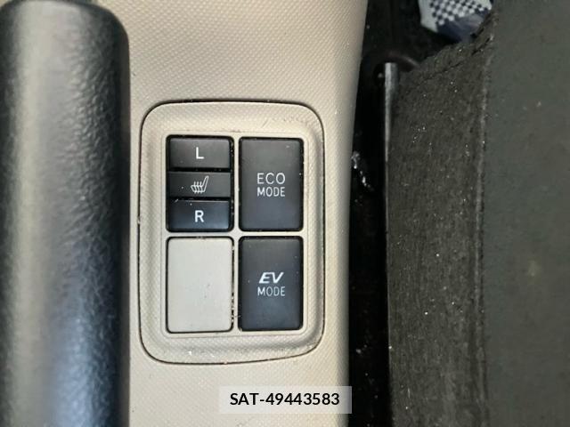 Toyota AQUA 2014-09 8561152-16