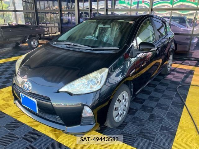 Toyota AQUA 2014-09 8561152-1