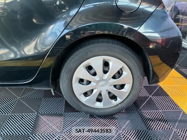 Toyota AQUA 2014-09 8561152-3