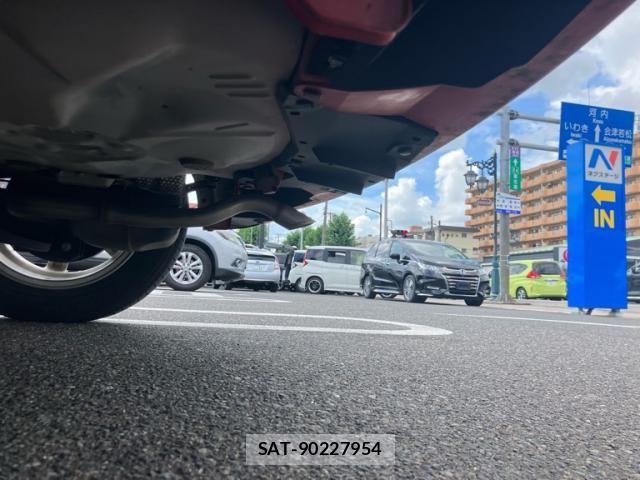 Toyota AQUA 2013-11 8561151-11