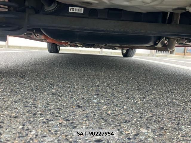 Toyota AQUA 2013-11 8561151-12