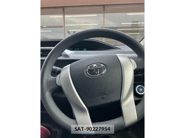 Toyota AQUA 2013-11 8561151-18