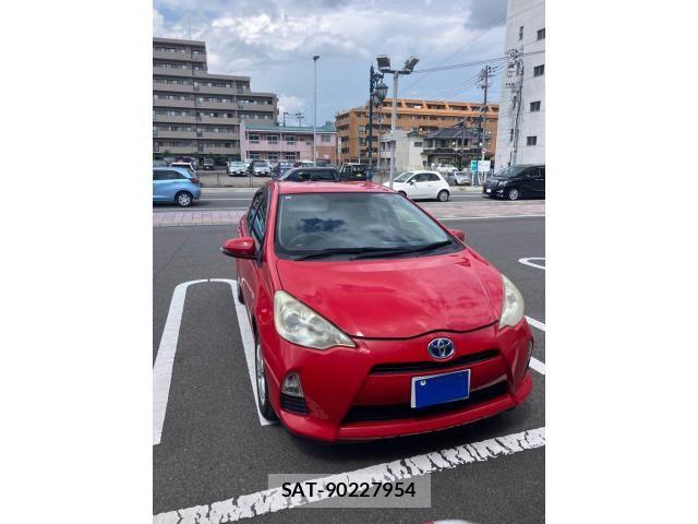 Toyota AQUA 2013-11 8561151-3