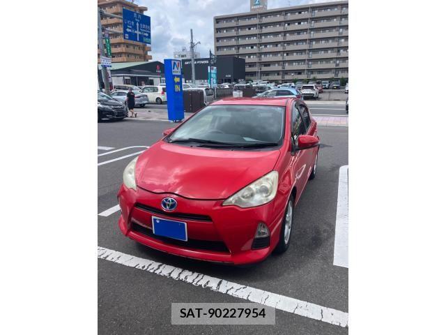 Toyota AQUA 2013-11 8561151-4