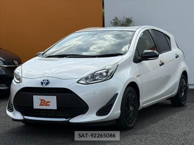 Toyota AQUA 2020-03 8561130-9