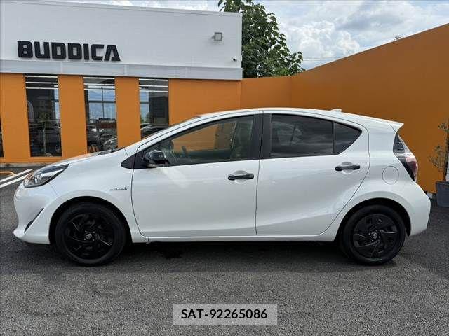 Toyota AQUA 2020-03 8561130-10