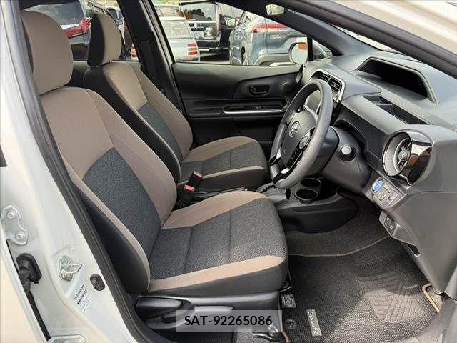 Toyota AQUA 2020-03 8561130-15