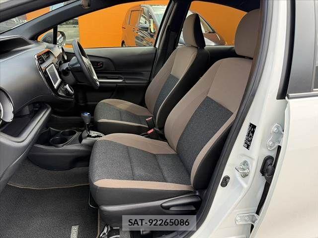 Toyota AQUA 2020-03 8561130-16