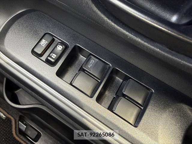 Toyota AQUA 2020-03 8561130-20