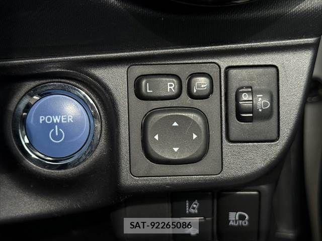 Toyota AQUA 2020-03 8561130-21
