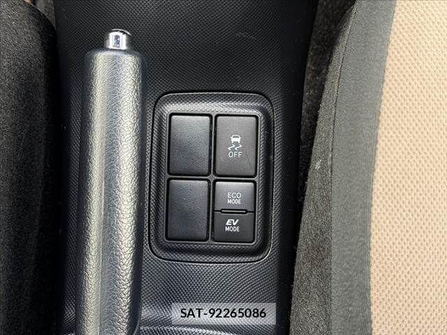 Toyota AQUA 2020-03 8561130-27
