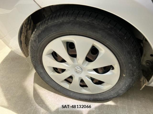 Toyota AQUA 2012-12 8561154-11