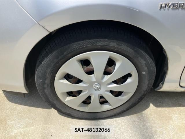 Toyota AQUA 2012-12 8561154-13