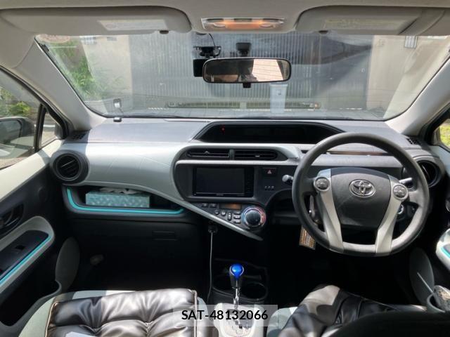 Toyota AQUA 2012-12 8561154-17