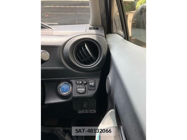Toyota AQUA 2012-12 8561154-21