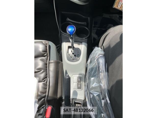Toyota AQUA 2012-12 8561154-23