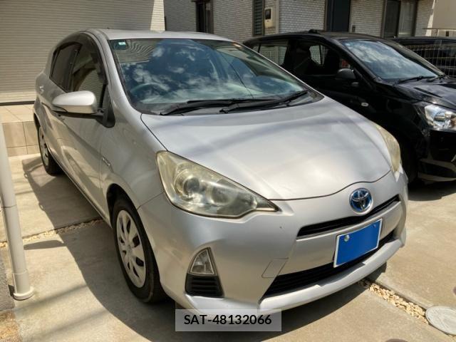 Toyota AQUA 2012-12 8561154-2