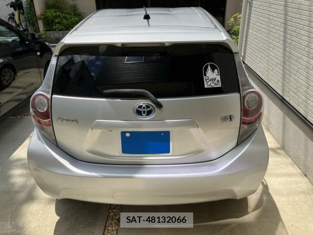 Toyota AQUA 2012-12 8561154-4