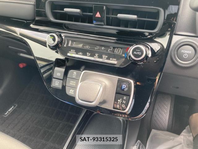 Toyota AQUA 2026-03 8561116-23