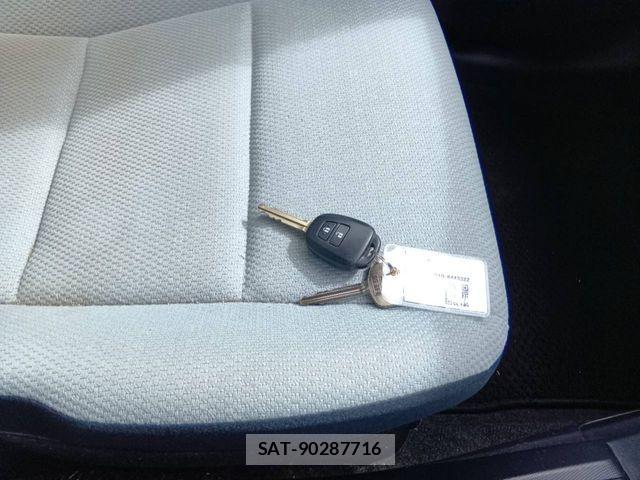 Toyota AQUA 2015-09 8561153-10