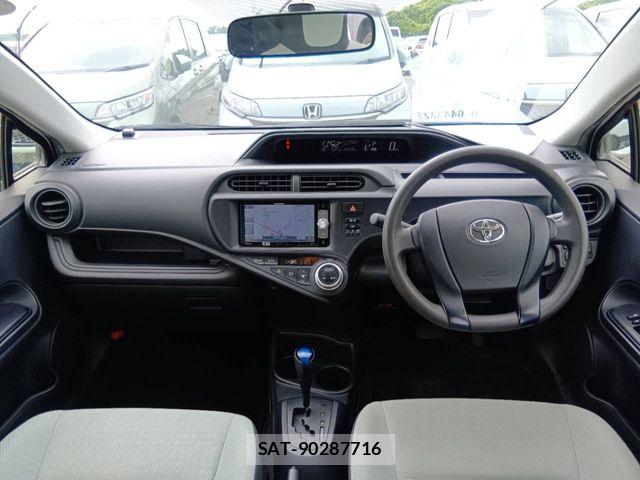 Toyota AQUA 2015-09 8561153-1