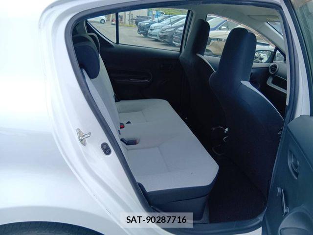 Toyota AQUA 2015-09 8561153-4