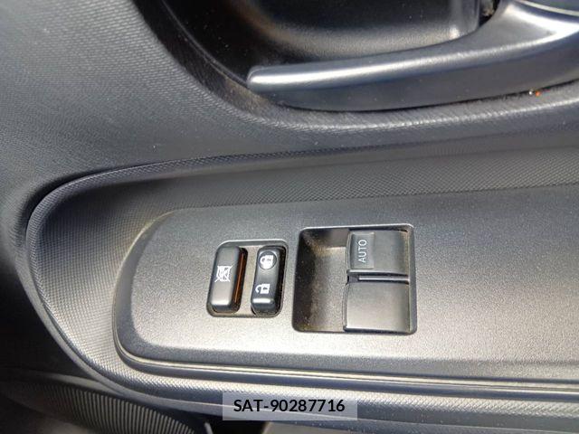 Toyota AQUA 2015-09 8561153-8