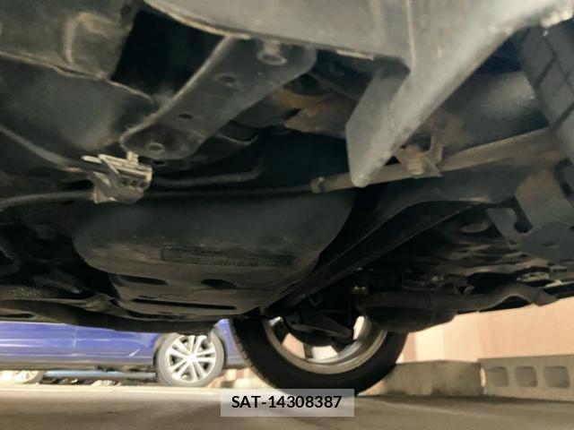 Toyota AQUA 2016-03 8561136-11