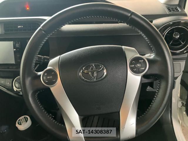 Toyota AQUA 2016-03 8561136-19