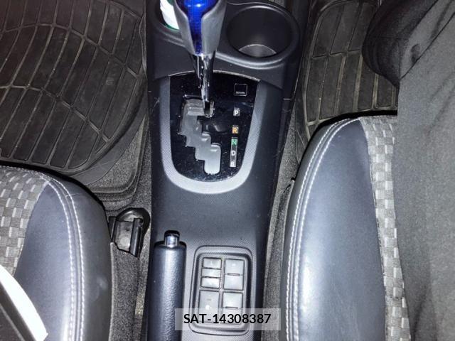 Toyota AQUA 2016-03 8561136-21
