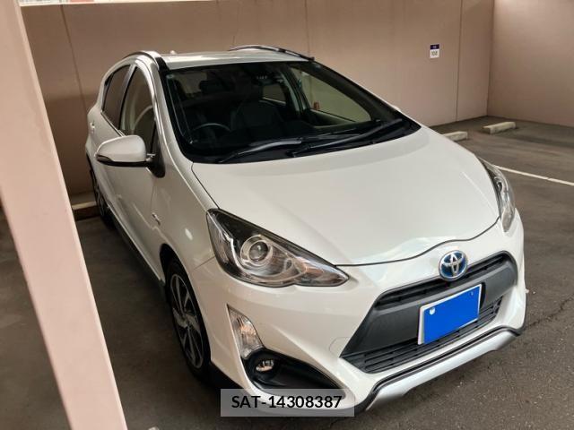 Toyota AQUA 2016-03 8561136-2