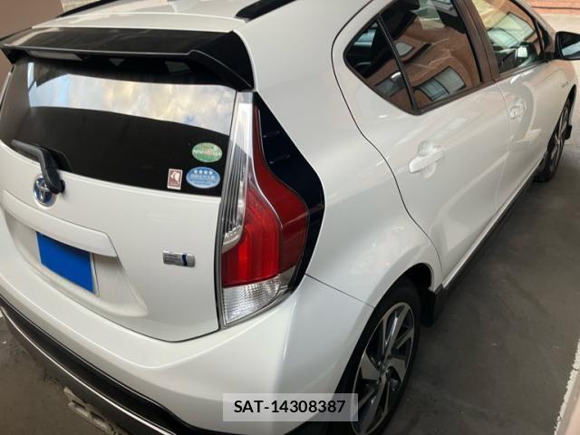 Toyota AQUA 2016-03 8561136-5