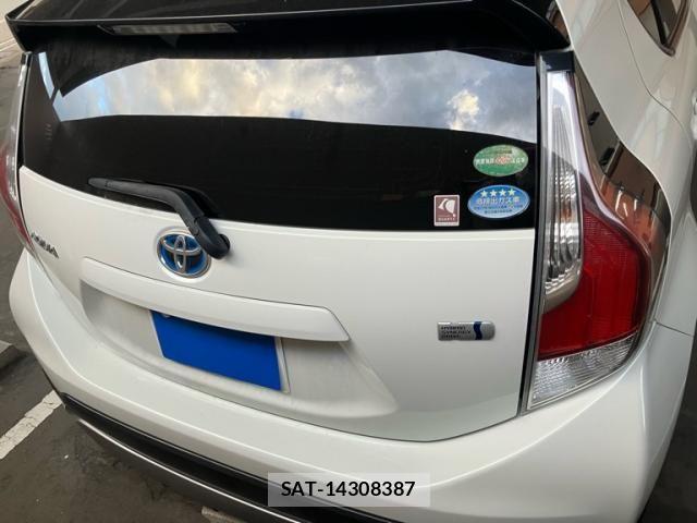 Toyota AQUA 2016-03 8561136-6