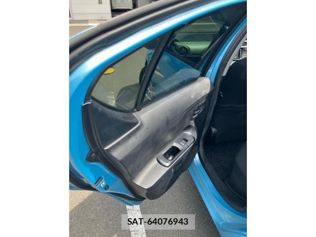 Toyota AQUA 2013-09 8561161-9