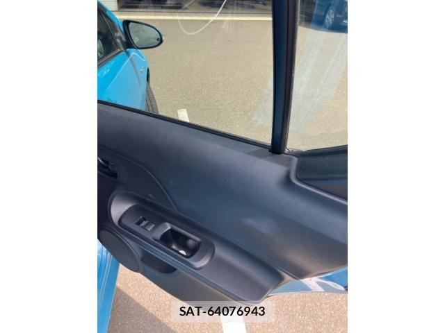 Toyota AQUA 2013-09 8561161-17