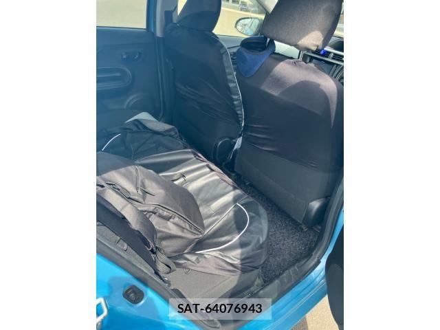 Toyota AQUA 2013-09 8561161-18