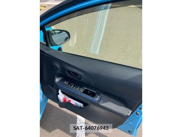 Toyota AQUA 2013-09 8561161-19