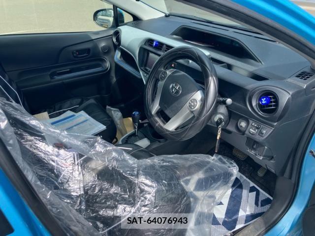 Toyota AQUA 2013-09 8561161-21