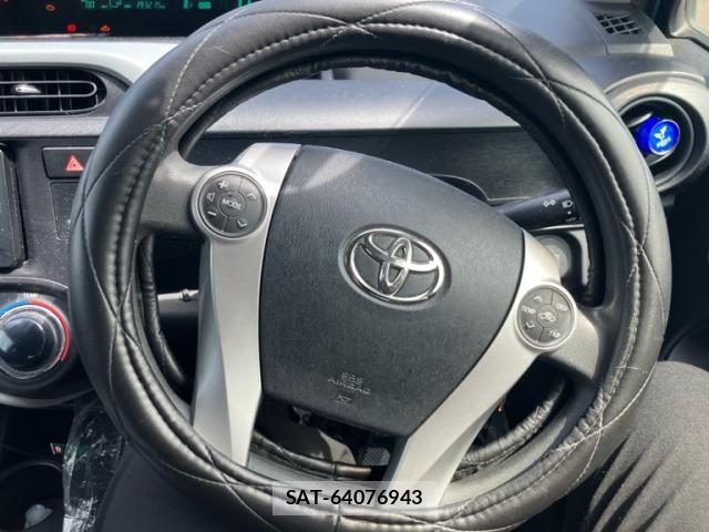 Toyota AQUA 2013-09 8561161-26