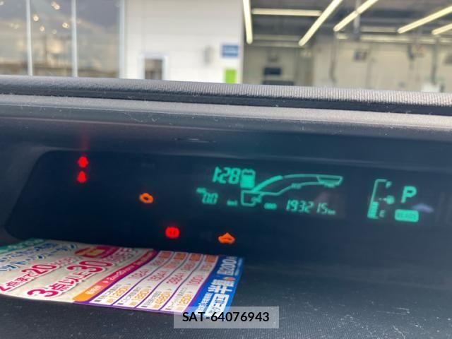 Toyota AQUA 2013-09 8561161-29