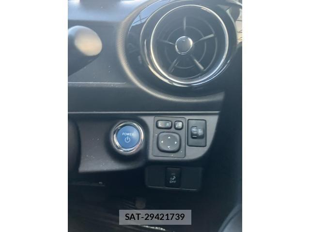 Toyota AQUA 2015-09 8561133-17