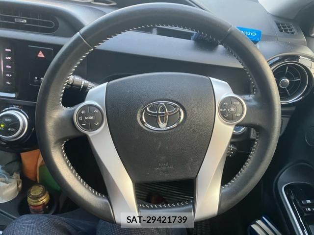 Toyota AQUA 2015-09 8561133-18
