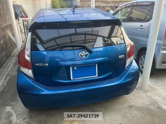 Toyota AQUA 2015-09 8561133-2