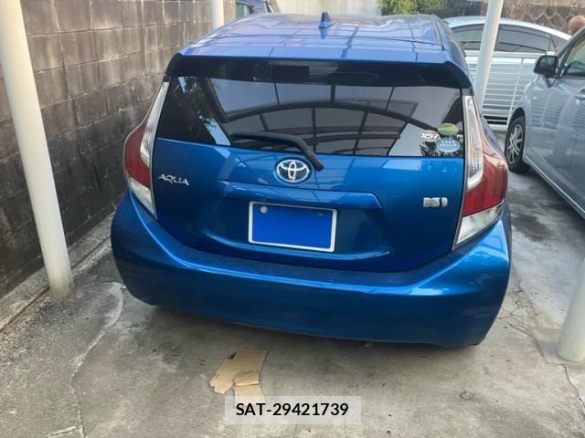 Toyota AQUA 2015-09 8561133-3