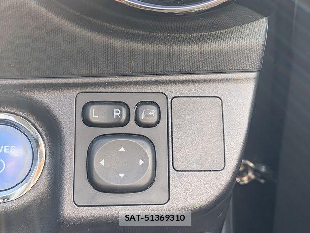 Toyota AQUA 2017-09 8561125-9