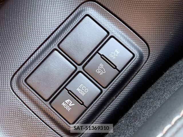Toyota AQUA 2017-09 8561125-12