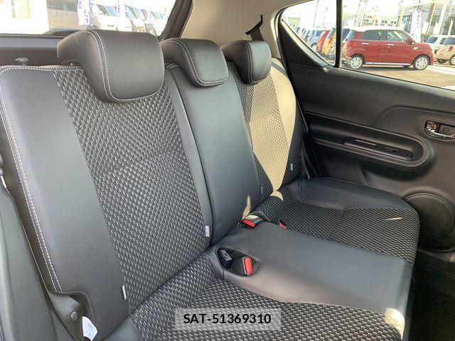 Toyota AQUA 2017-09 8561125-18