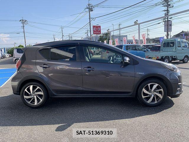 Toyota AQUA 2017-09 8561125-22
