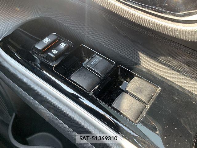 Toyota AQUA 2017-09 8561125-23